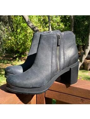 Sorel Black Leather Block-Heel Ankle Booties